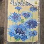 Garden Flag Bachelor Button